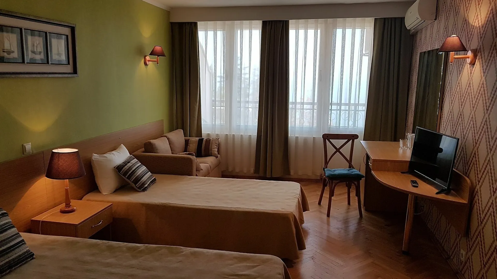 Magnolia Palace Golden Sands